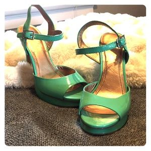 BCBG Summer Platform Heels 💐